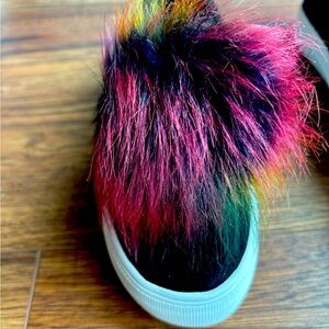 Steve Madden Pom Pom Sneakers size 8